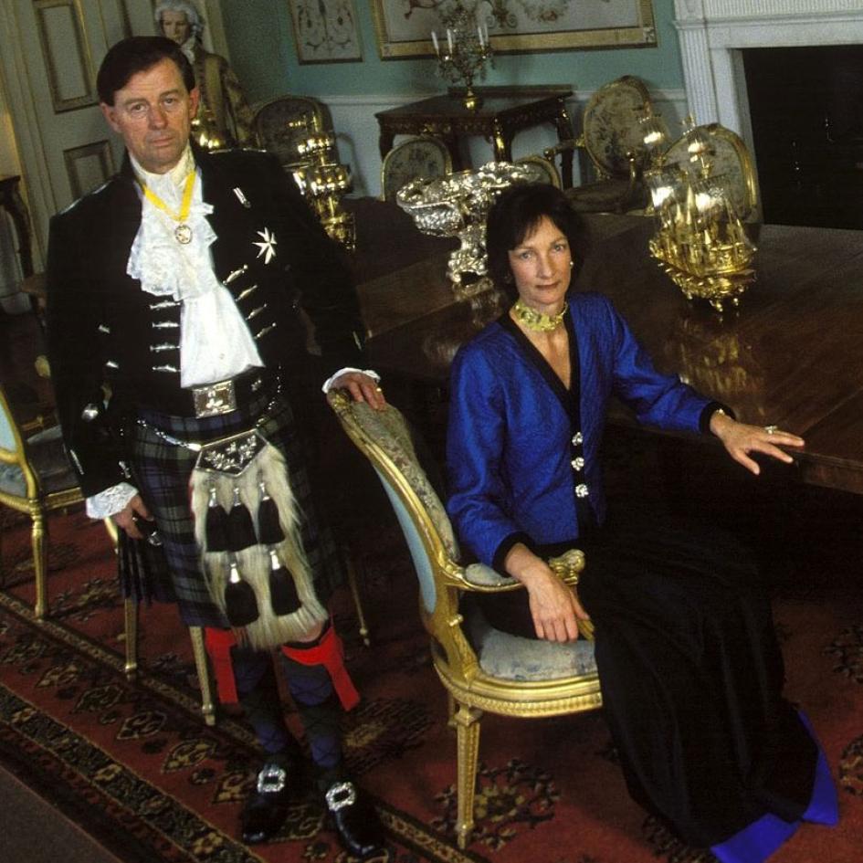 Photo 12th Duke and Duchess of Argyll main dining room Inveraray Castle June 1994